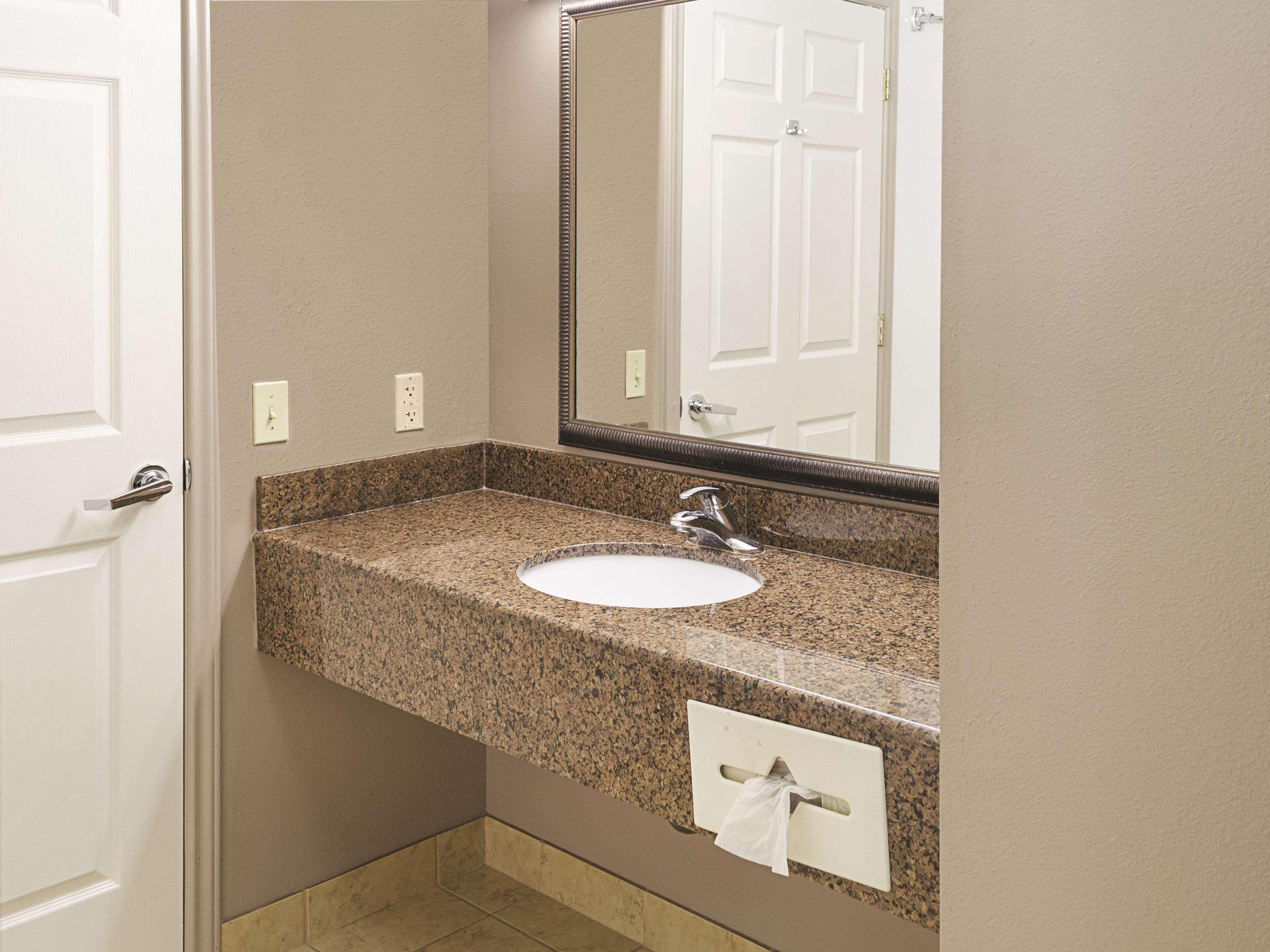 La Quinta By Wyndham Biloxi Hotel Екстериор снимка